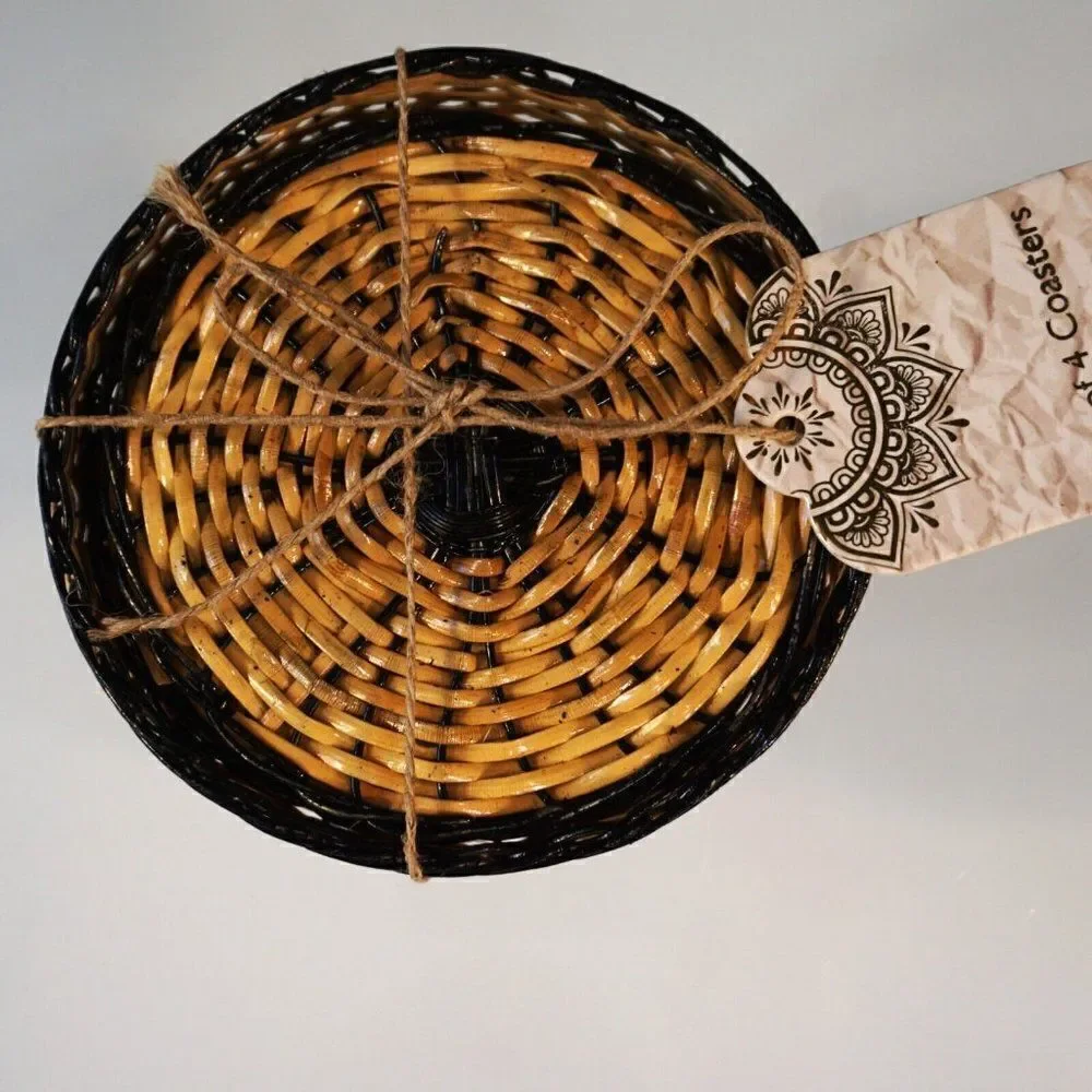 Set Of 4 Coasters And Matching Holder Brown Black Basket Weave Plastic New Gift